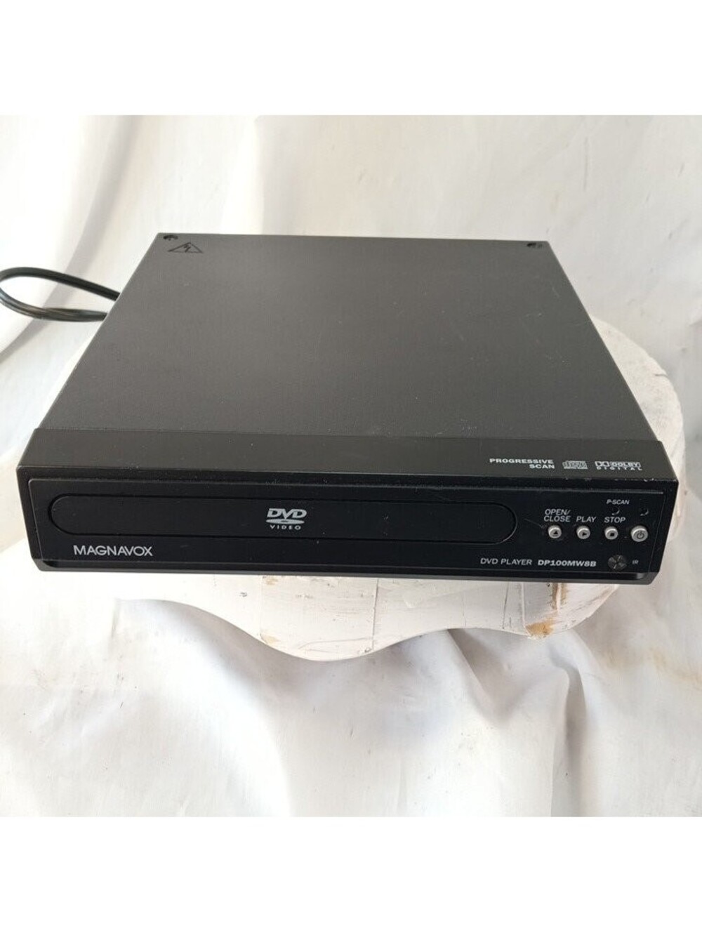 Magnavox DP100MW8B DVD Player Progressive Scan Black RCA AV Tested No Remote